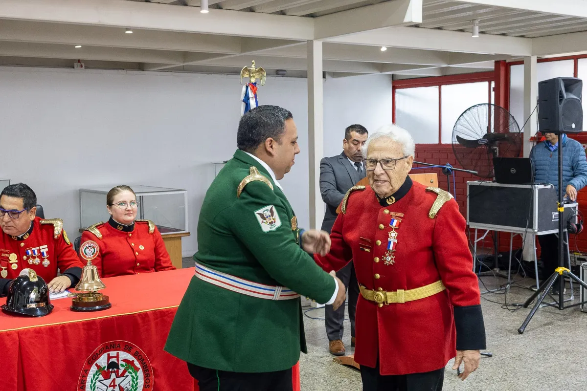 Foto 7 de Cuarta Compañía conmemora su 69° Aniversario en Sesión Solemne