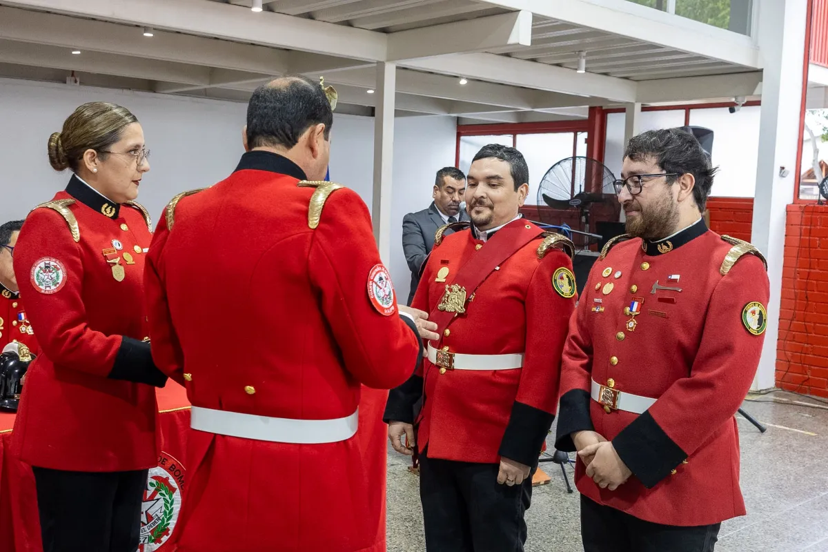 Foto 10 de Cuarta Compañía conmemora su 69° Aniversario en Sesión Solemne