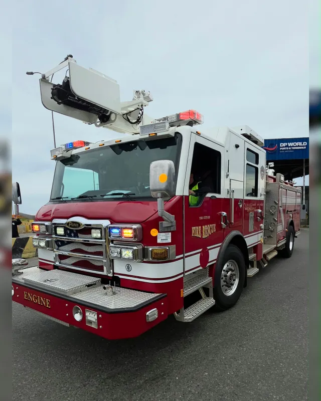 Foto 1 de Segunda﻿ Compañía recibe nuevo carro americano Pierce en San Antonio